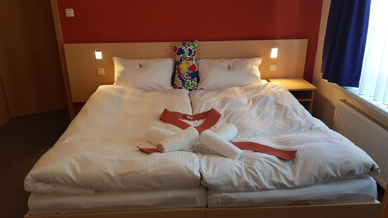 Aprotos Lueneburger Hof Hotel มุนสเตอร์ อิม ไฮเดอไครส์ ภายนอก รูปภาพ