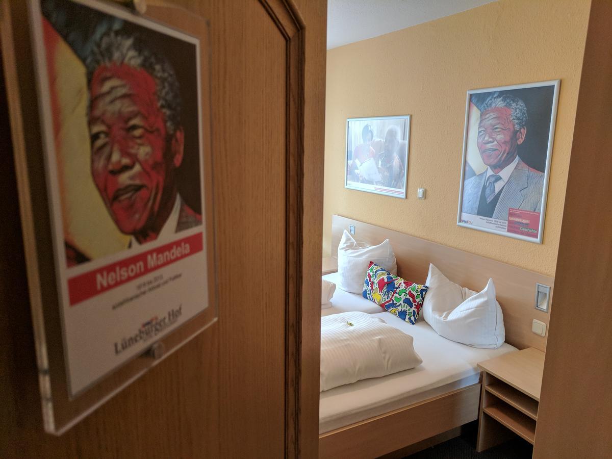Aprotos Lueneburger Hof Hotel มุนสเตอร์ อิม ไฮเดอไครส์ ภายนอก รูปภาพ